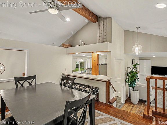 5th image of 425 Cabinet St
