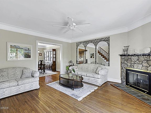 2nd image of 3606 Avenue