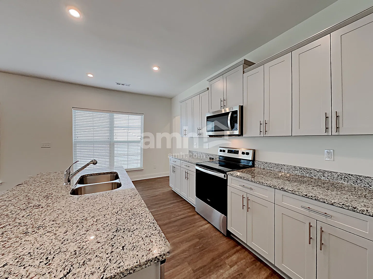 3 bed, 2.5 bath, 1592 sqft, $2,245 — Photo 4