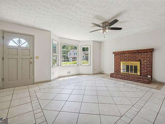 5th image of 1532 Daniel Ln