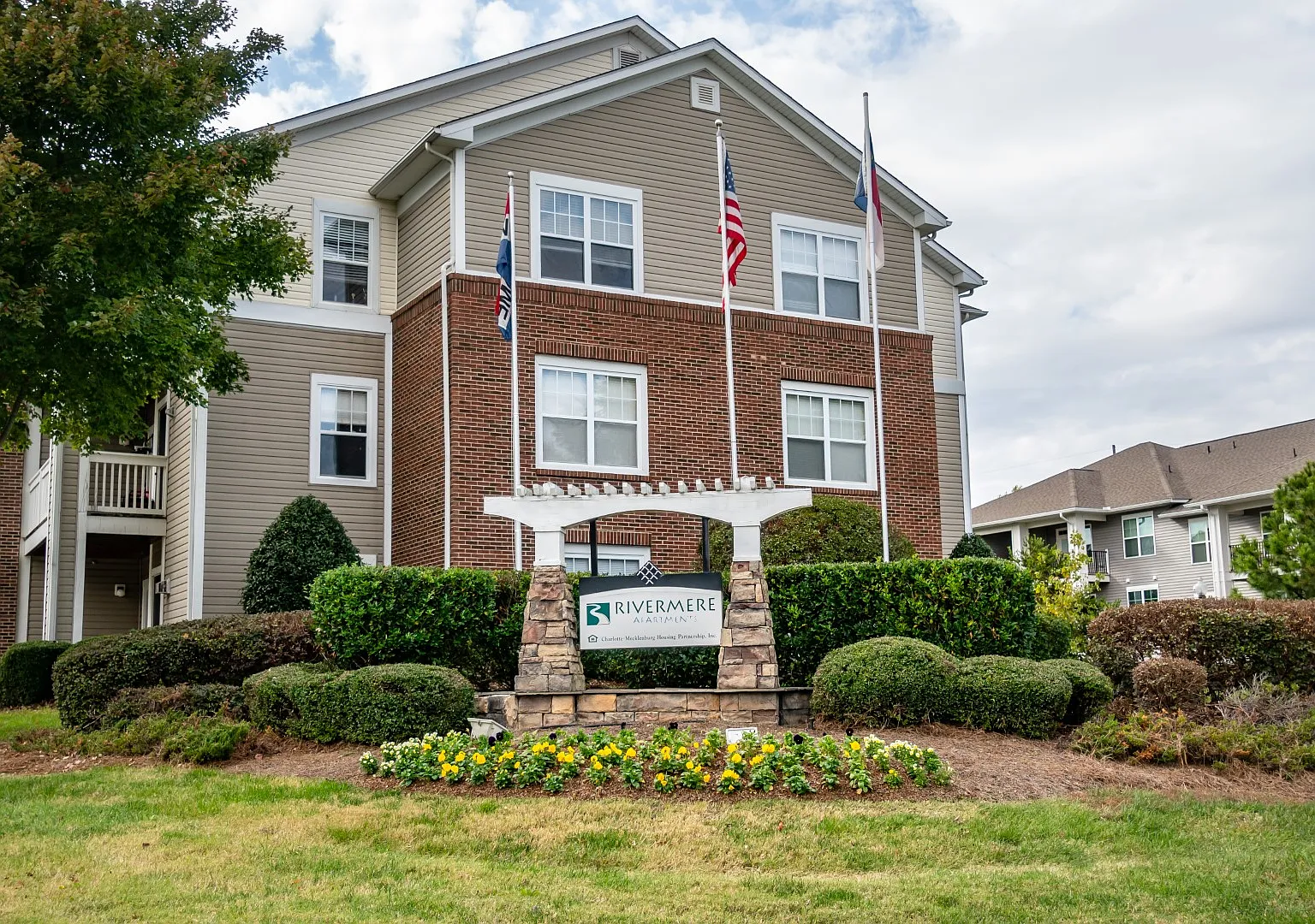 Rivermere Apartments — Photo 4