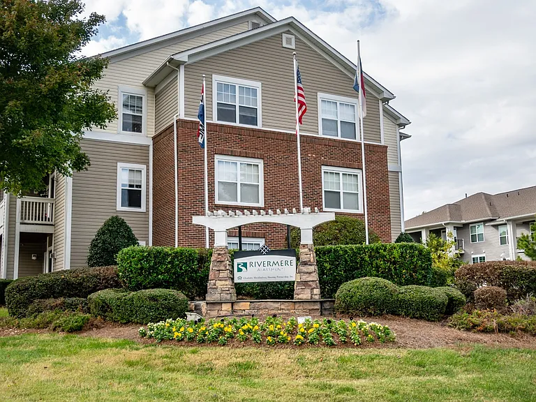 Rivermere Apartments — Photo 4