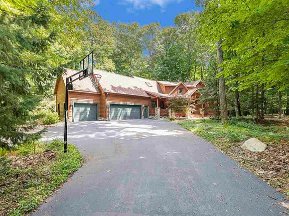 3rd image of 5603 Colonial Dr #202