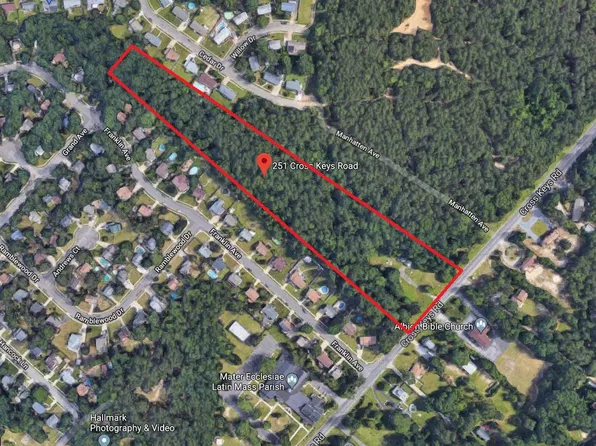 251 Cross Keys Rd, Berlin, NJ 08009