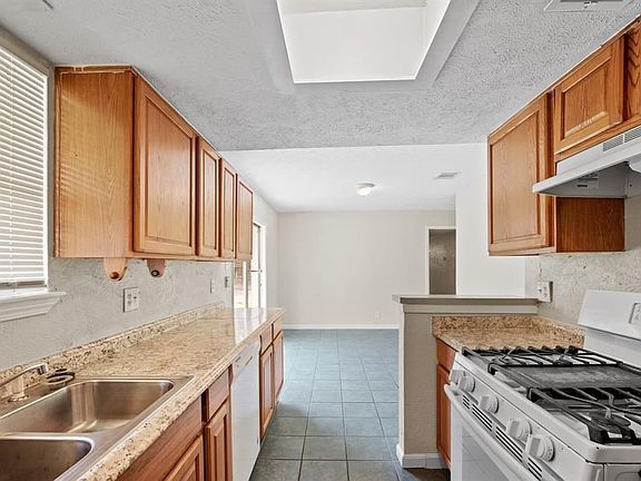 3rd image of 10126 Whitebrook Dr