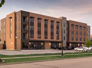 3402 Mission Dr #410, Champaign, IL 61822