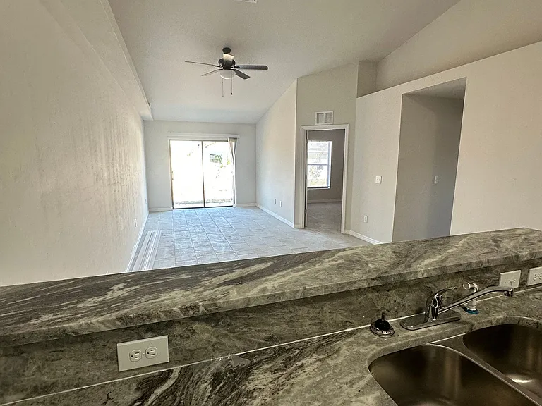 1131 NW 16th Ter #1131 — Photo 25