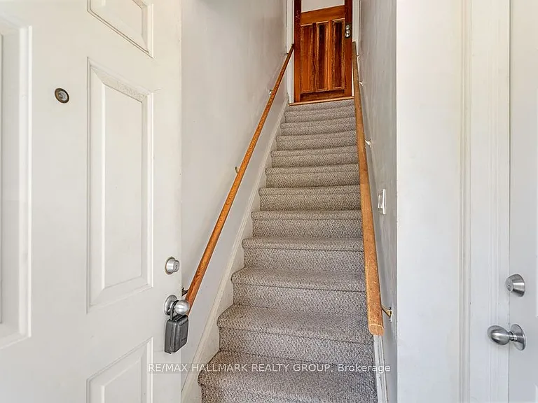359 Dominion Ave #2 — Photo 3