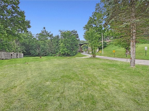2nd image of 540 Coleman Rd