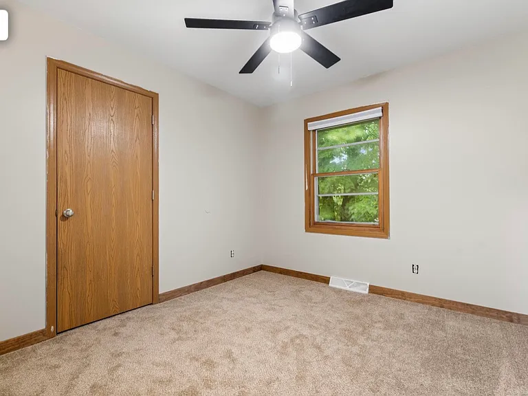 7200 Ashwood Ln — Photo 8