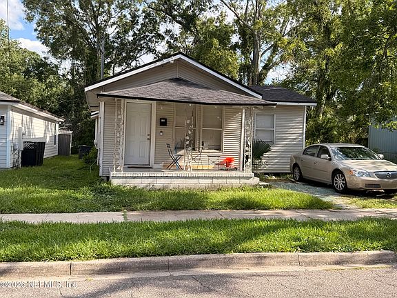 2nd image of 1140 W 25TH Street