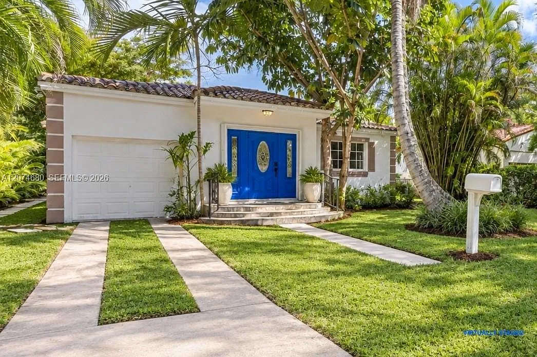 Coral Gables Riviera Sec — Photo 1