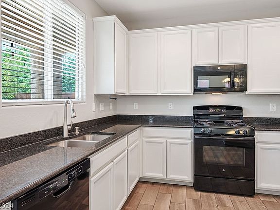 3rd image of 8036 Satin Carnation Ln