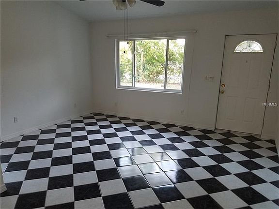 2nd image of 380 S Venice Blvd