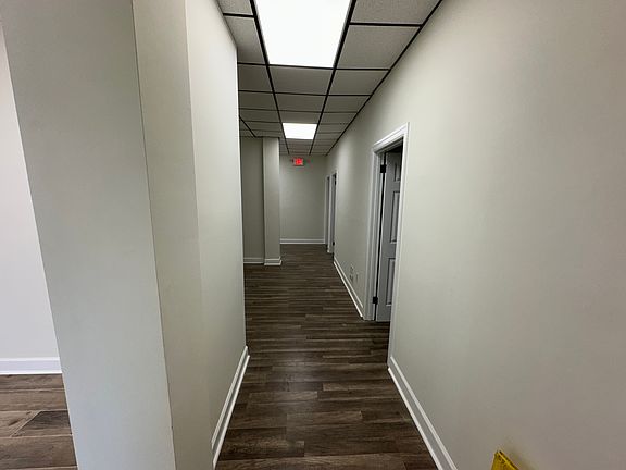 4th image of 4111 Wall St Suite B