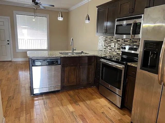 1 bed, 750 sqft, $1,050 — Photo 4