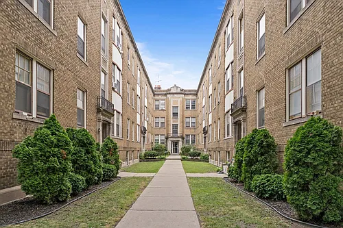 691 Seward Photo 1