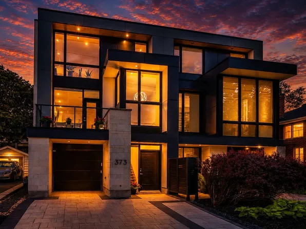 373 Berkley Ave, Ottawa, ON K2A 2G9