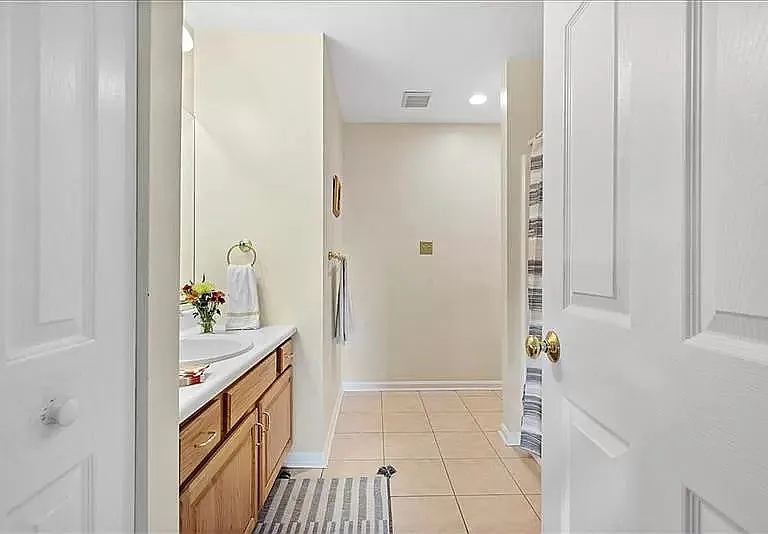103 Paddock Ln — Photo 13