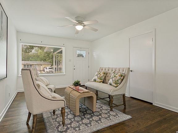 5th image of 251 PILGRIM DR