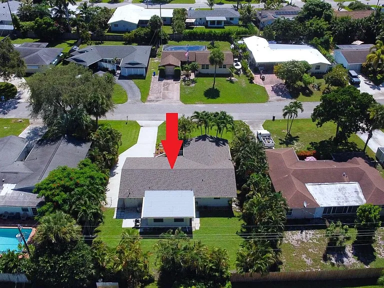 9943 Daphne Ave — Photo 8
