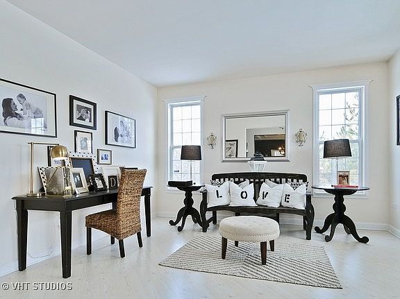 3rd image of 603 Eagle Brook Ln