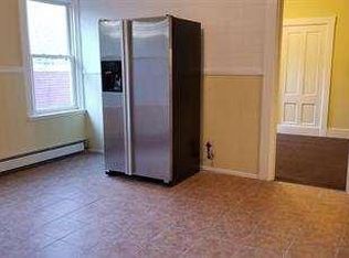 146 3rd Ave #2R, Woonsocket, RI 02895