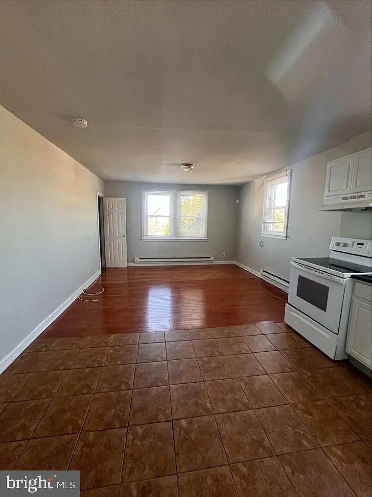 1 bed, 1.0 bath, 1186 sqft, $1,100 — Photo 2