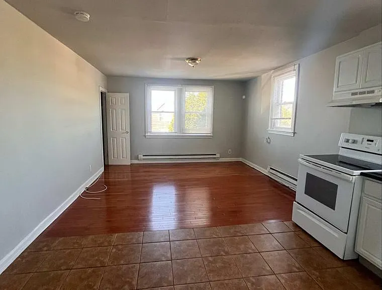 5457 Erdrick St — Photo 2