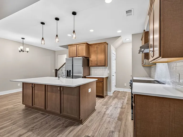 7795 Park Gate Dr — Photo 11