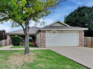1167 Whispering Mdws, Crowley, TX 76036