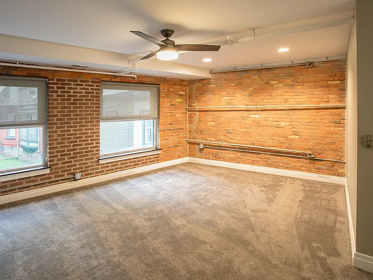 31 Barker St #1 — Photo 6