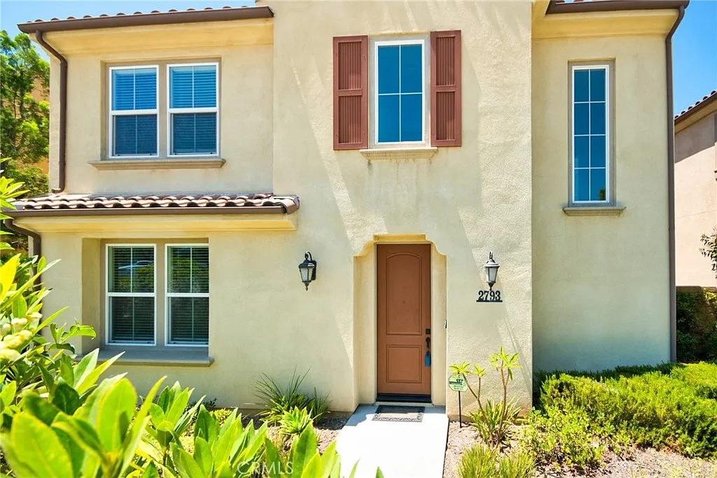 4 bed, 2063 sqft, $4,950 — Photo 2