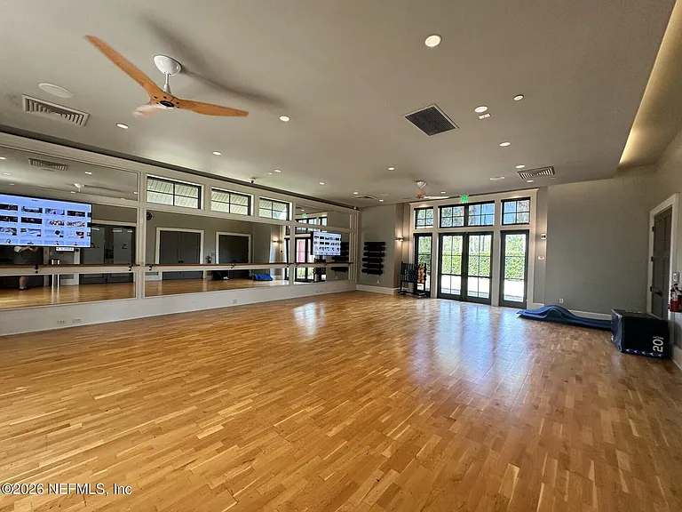 228 Dalton Cir — Photo 34