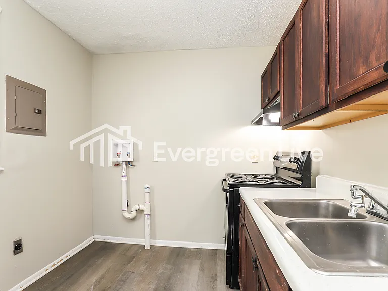 2725 Teresa Ave — Photo 6