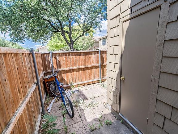 5th image of 333 Melrose Dr APT 24A
