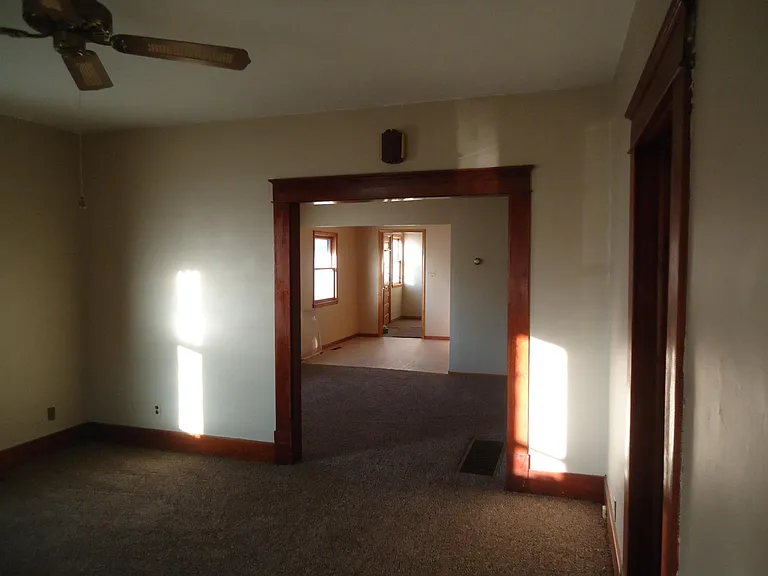 403 Chestnut St — Photo 2