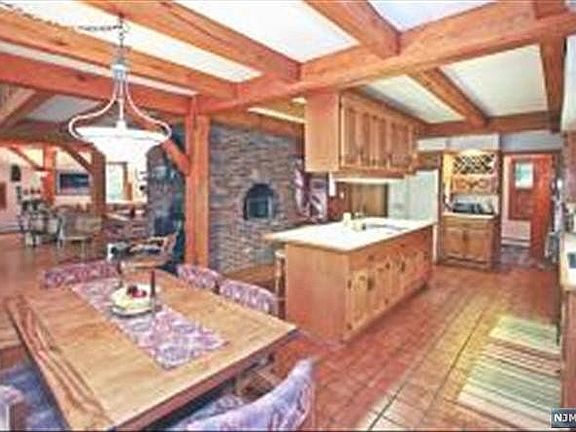 Open floor plan - 1st floor