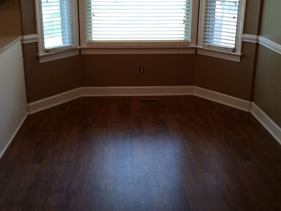 5th image of 218 Sumrell St