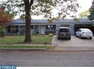 6 Forest Ln, Levittown, PA 19055