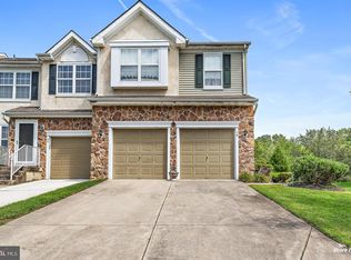 18 Hearthstone Ln, Marlton, NJ 08053