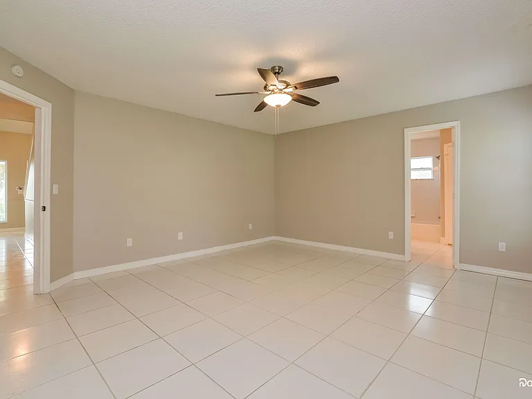 556 Silvergate Loop — Photo 14