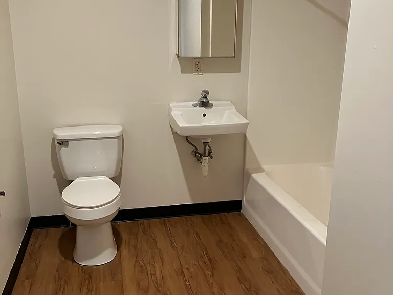 90 Pearl St #1 — Photo 5
