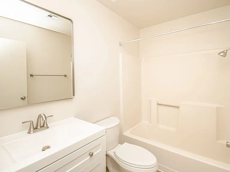 Georgia Avenue Apts — Photo 11