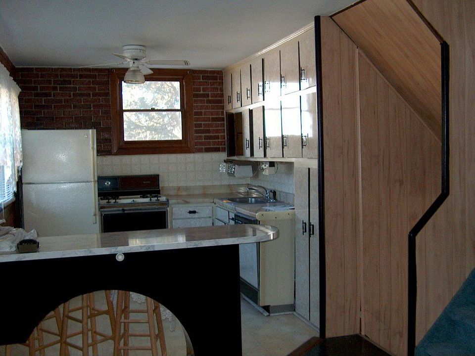 2nd image of 342 Eastwood Blvd