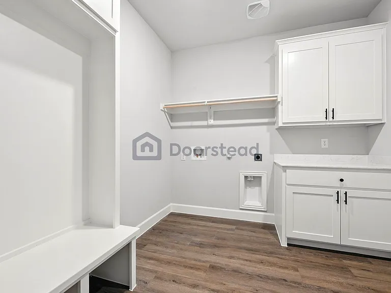 652 Parkside Dr — Photo 36