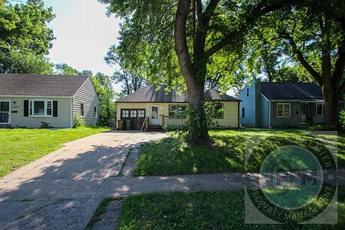 2409 Washington St Photo 1