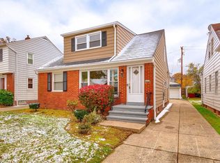 4238 Stonehaven Rd, South Euclid, OH 44121