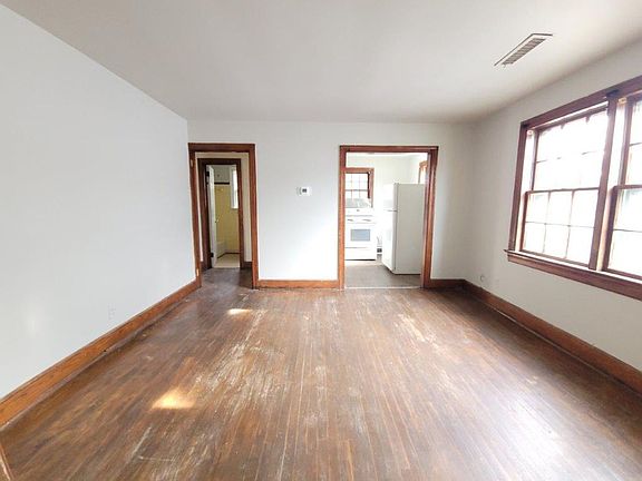 4th image of 405 E Beech St #B
