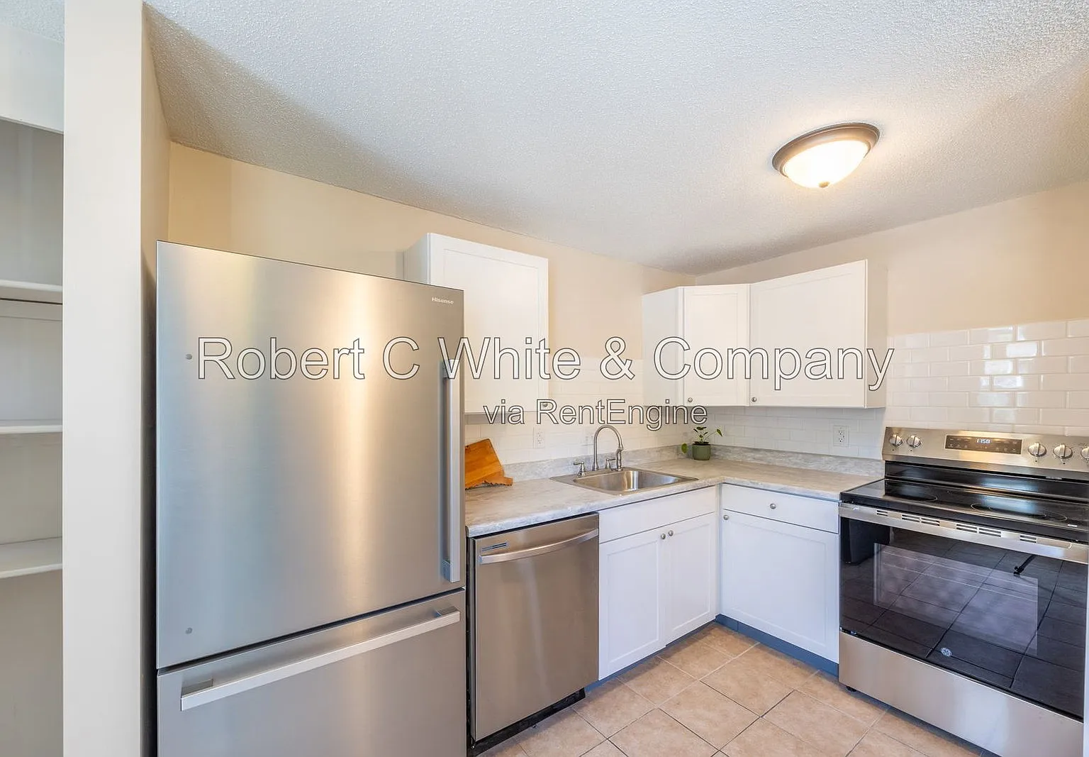 3 bed, 1.5 bath, 1680 sqft, $2,140 — Photo 2